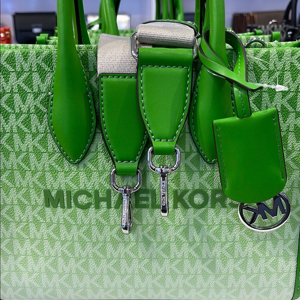 Michael Kors Mirella Small Ombré Signature Logo Crossbody Bag
COLOR JUNGLE
NWT - Picture 2 of 16